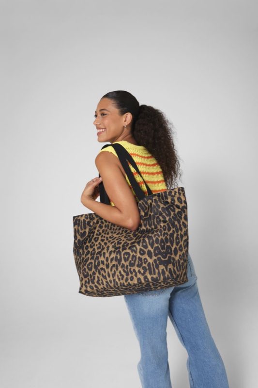 Taška „Leopard Tote“ BagBase
