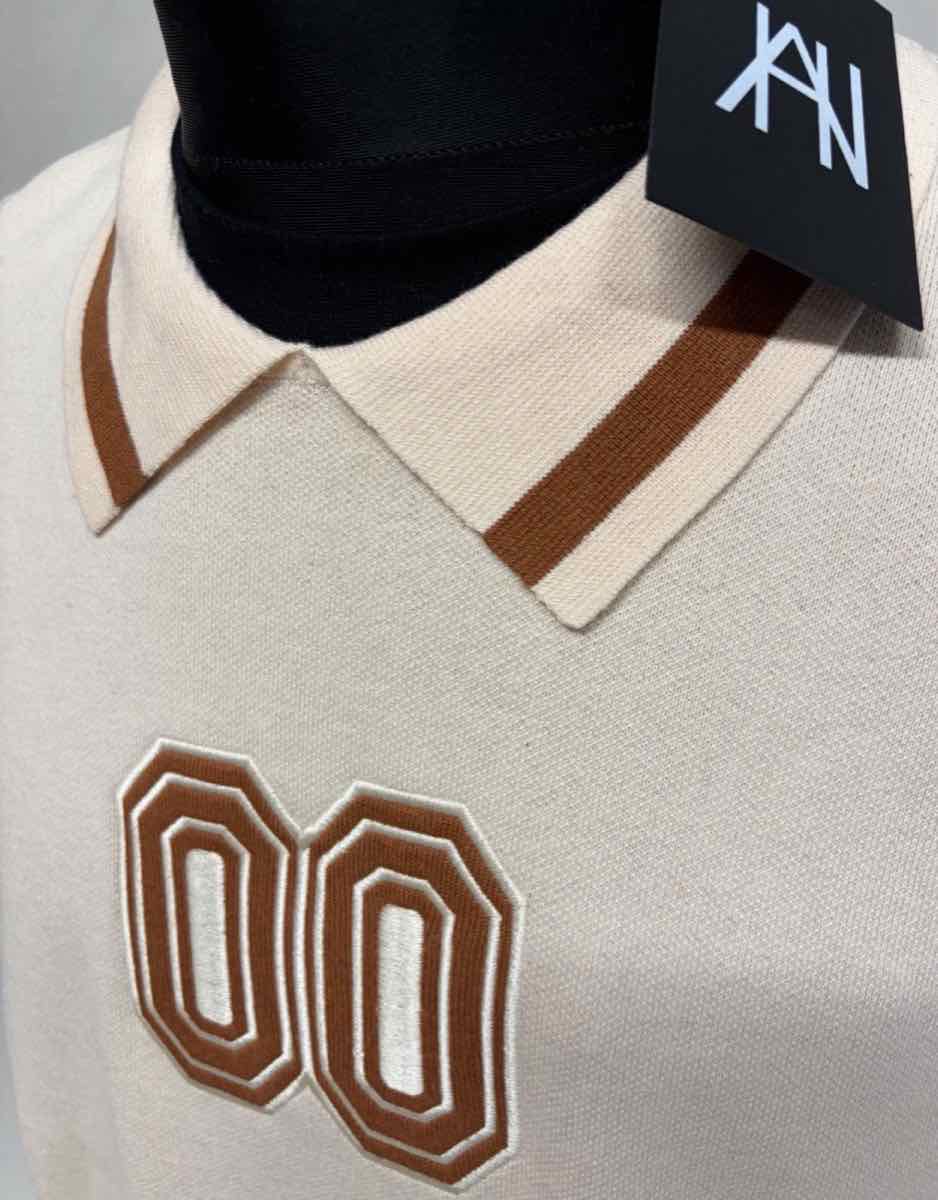 Custom-made polo with embroidery